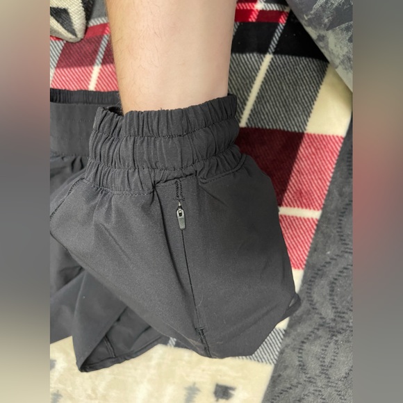 Lululemon gotta hot shorts size 8 tall - Picture 8 of 8
